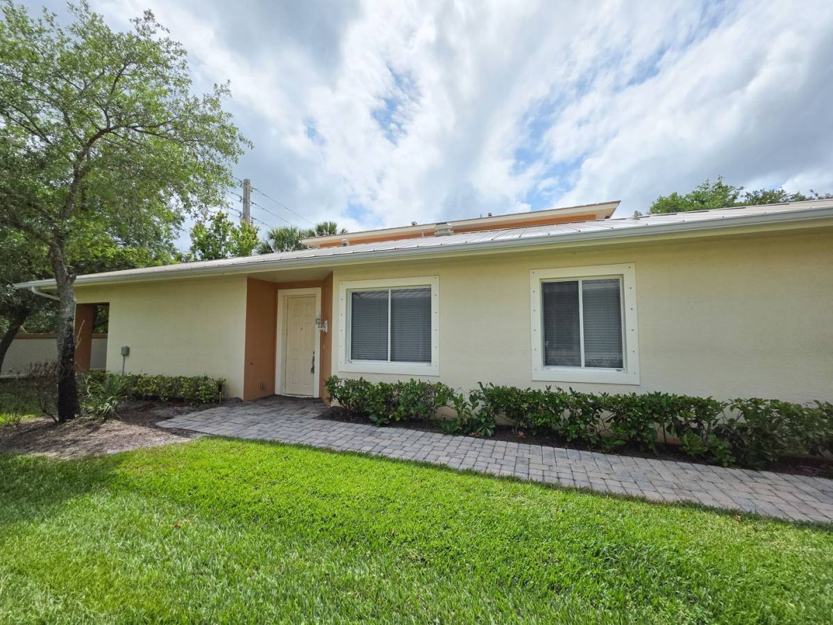 Townhouse for rent at 2565 Langrove Lane SW, Vero Beach, FL 32962
