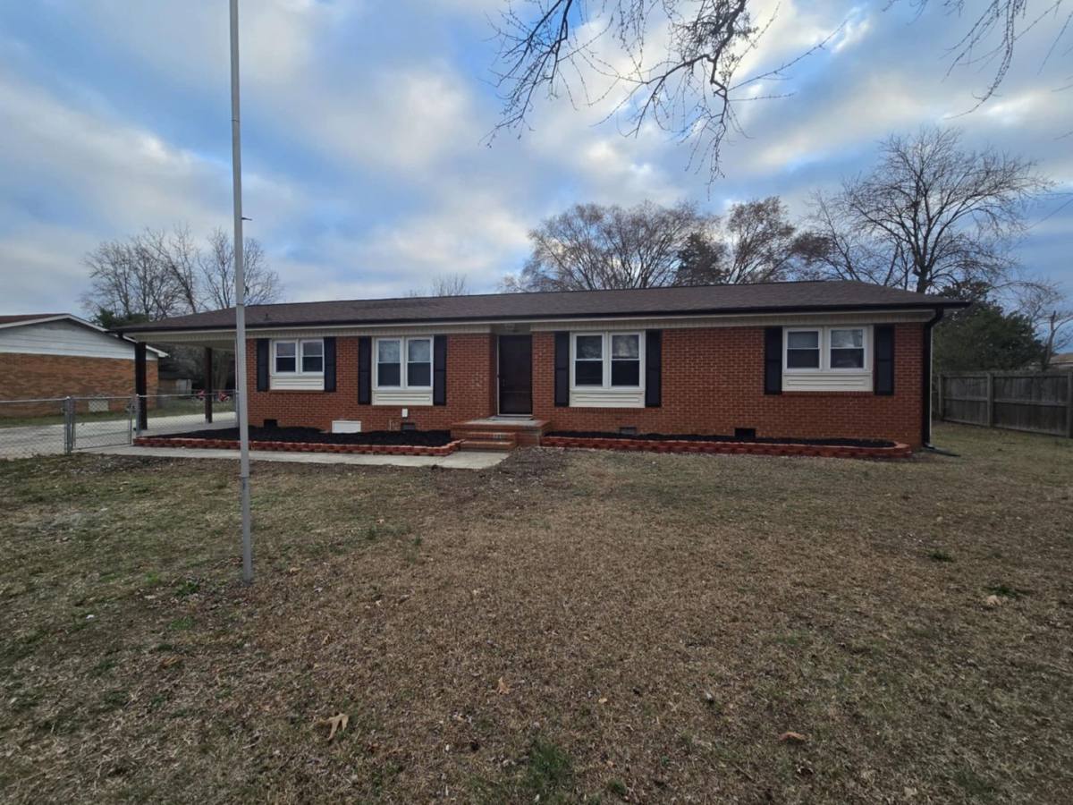 House for rent at 1443 Larkhall Dr, Fayetteville, NC 28304