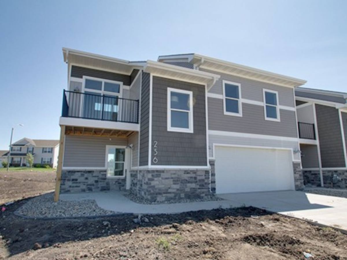 Townhouse for rent at 260 SE Waco Place, Waukee, IA 50263