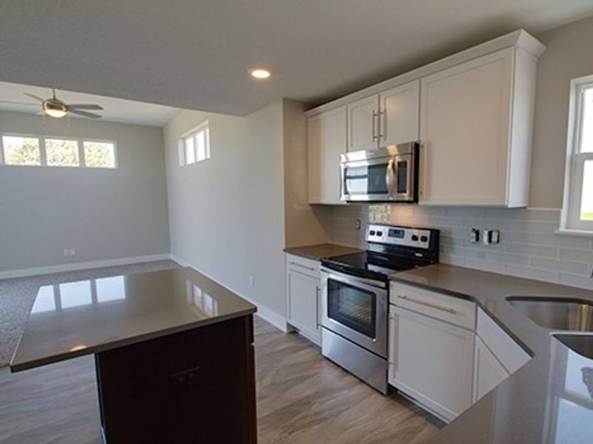 260 SE Waco Place, Waukee, IA 50263 - Townhouse for Rent - Image 8