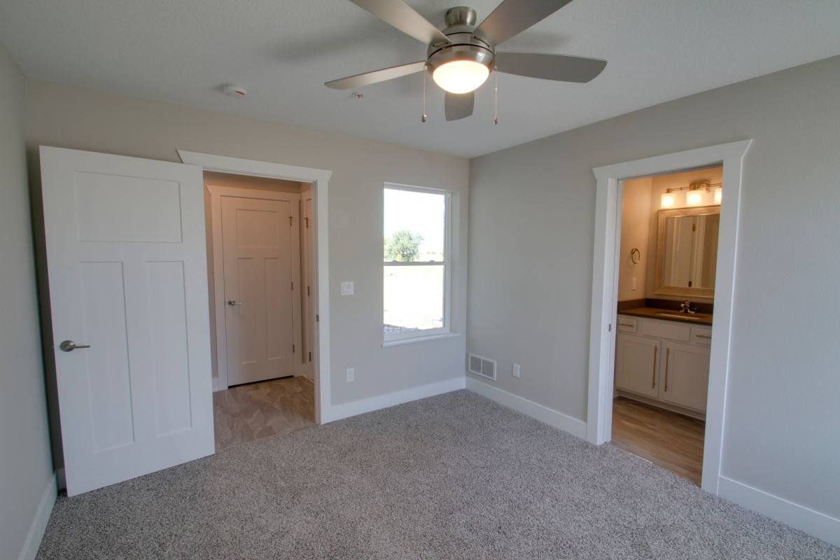 Townhouse for rent at 260 SE Waco Place, Waukee, IA 50263