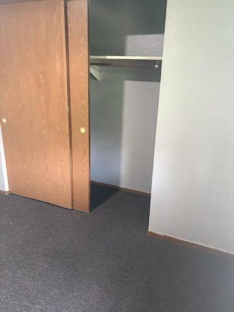 Apartment for rent at 813 Delaware St, Jewell, KS 66949
