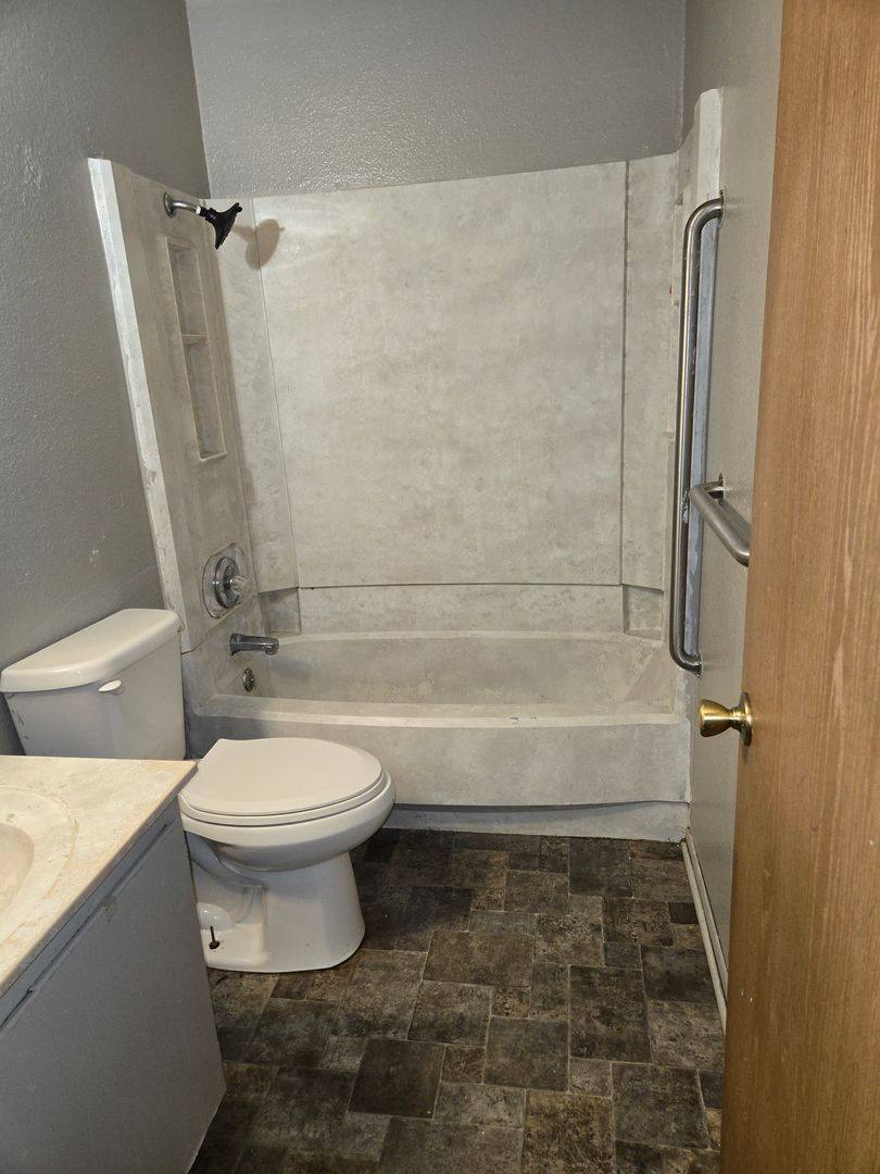 Apartment for rent at 813 Delaware St, Jewell, KS 66949