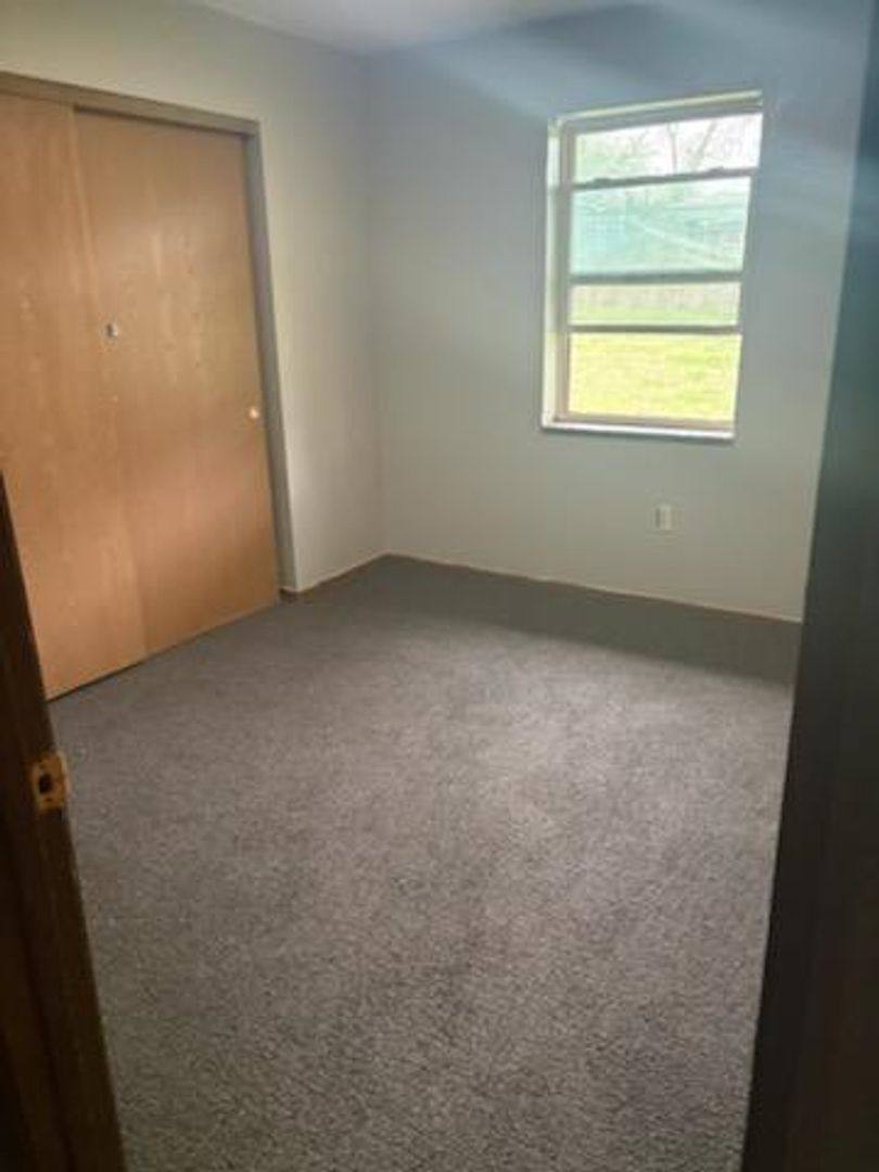 Apartment for rent at 813 Delaware St, Jewell, KS 66949