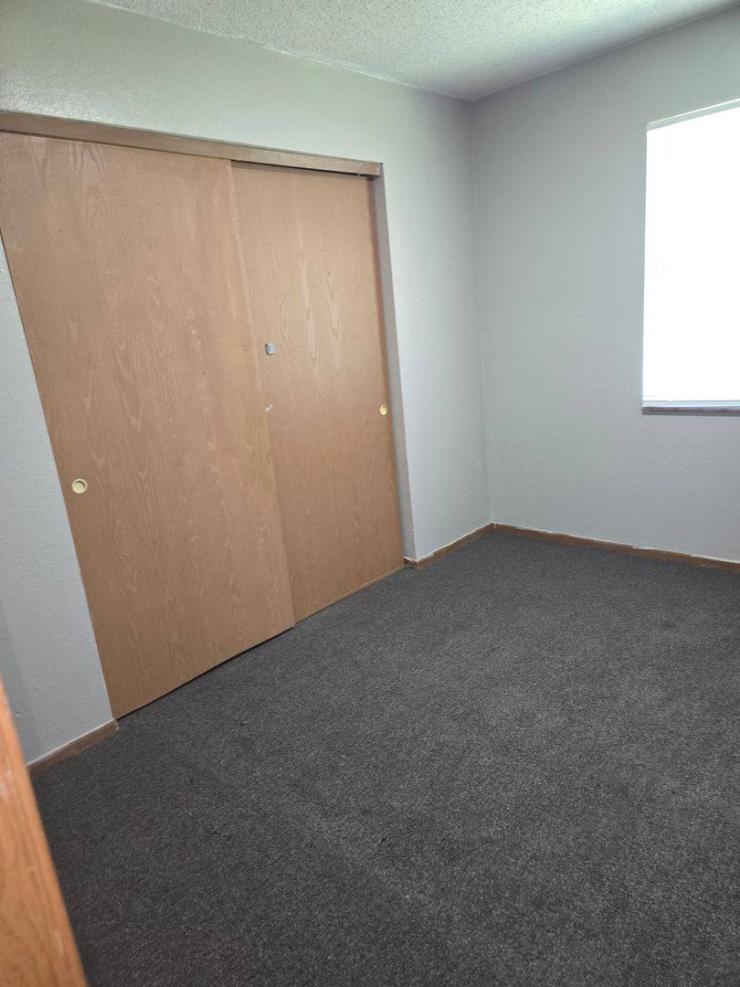 Apartment for rent at 813 Delaware St, Jewell, KS 66949