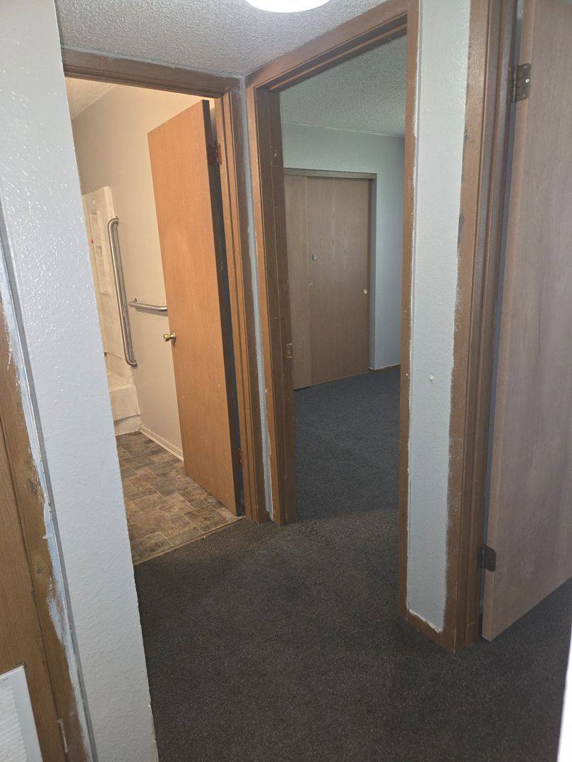Apartment for rent at 813 Delaware St, Jewell, KS 66949