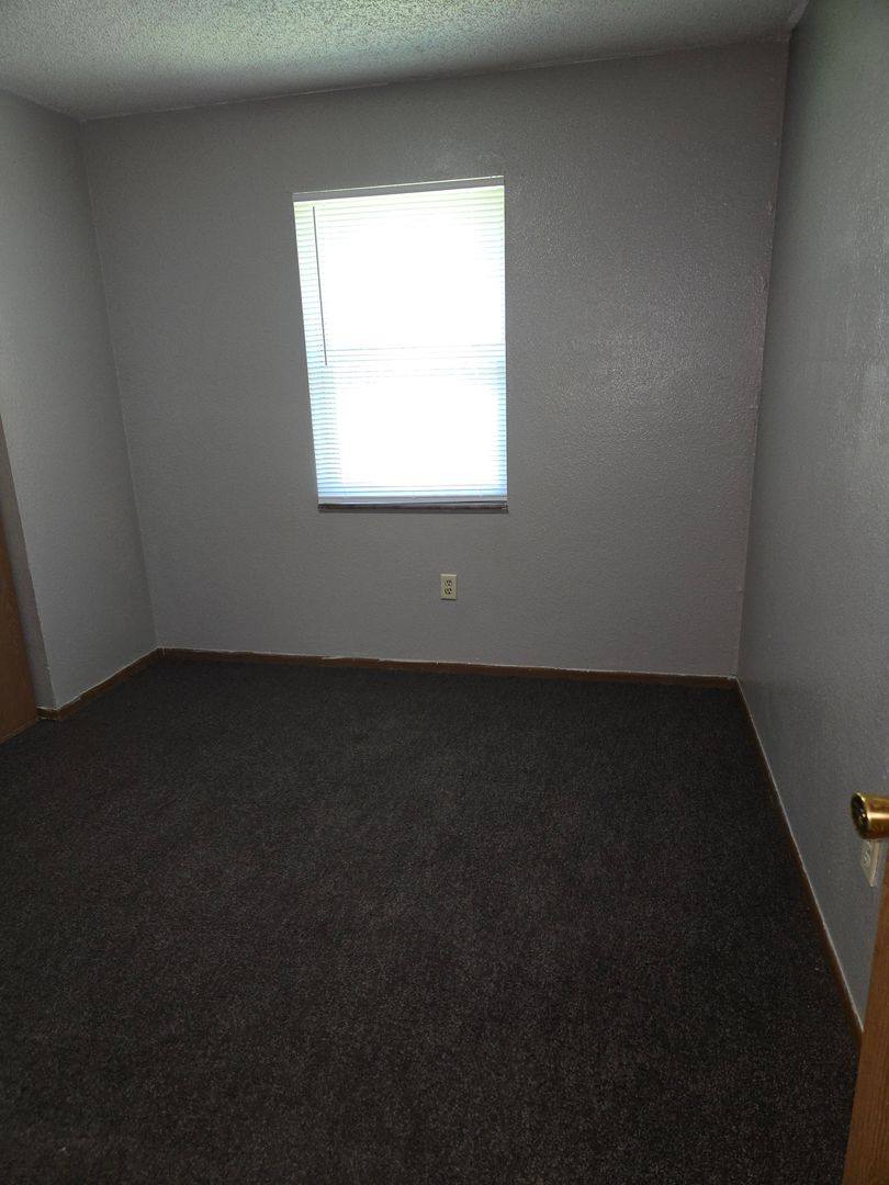 Apartment for rent at 813 Delaware St, Jewell, KS 66949