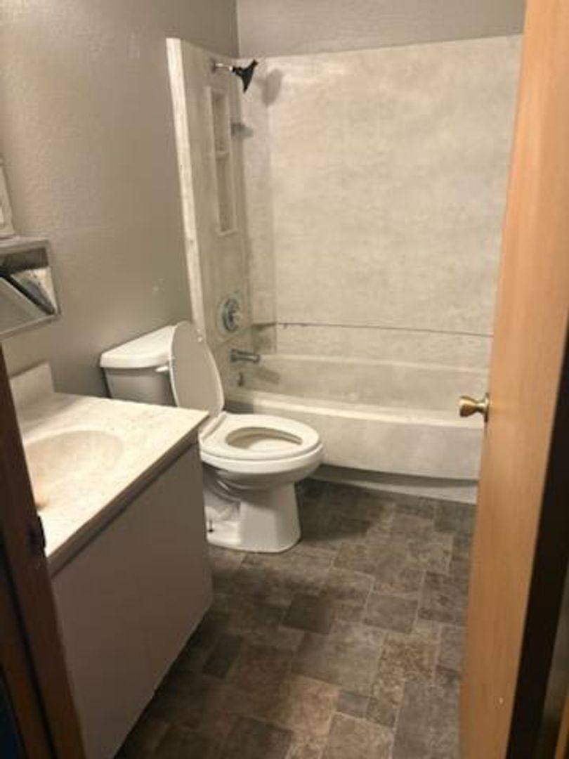 Apartment for rent at 813 Delaware St, Jewell, KS 66949