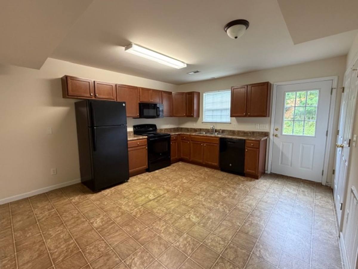 Townhouse for rent at 1553 13th St SE, Cleveland, TN 37311