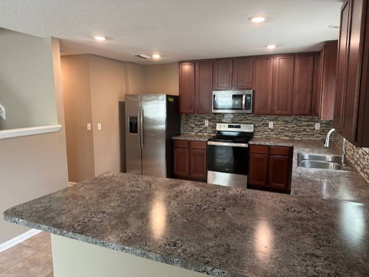 House for rent at 9670 Freefall Rd, Jacksonville, FL 32221
