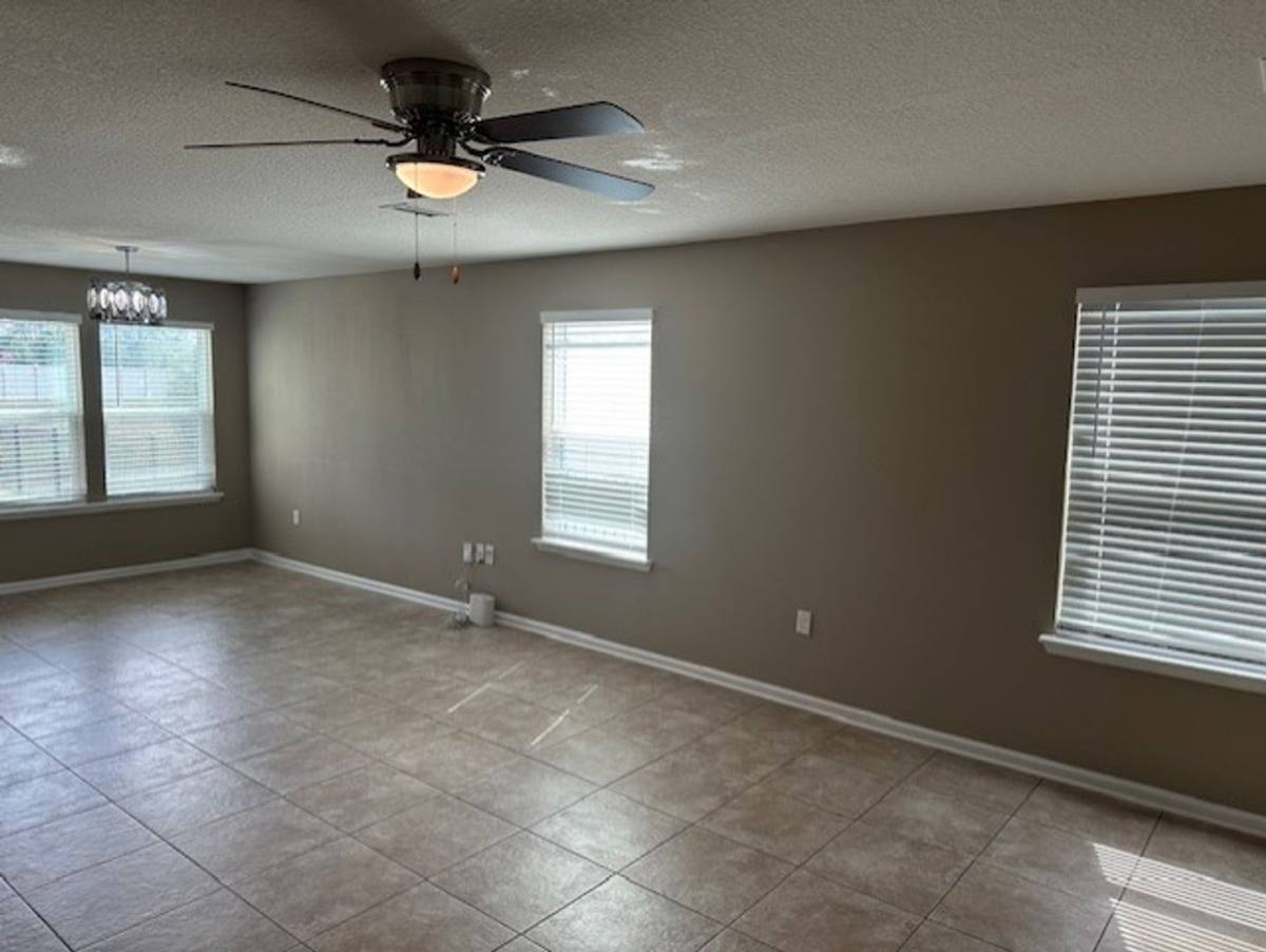 House for rent at 9670 Freefall Rd, Jacksonville, FL 32221