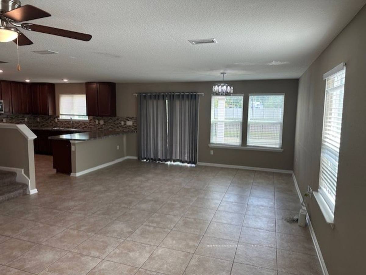 House for rent at 9670 Freefall Rd, Jacksonville, FL 32221