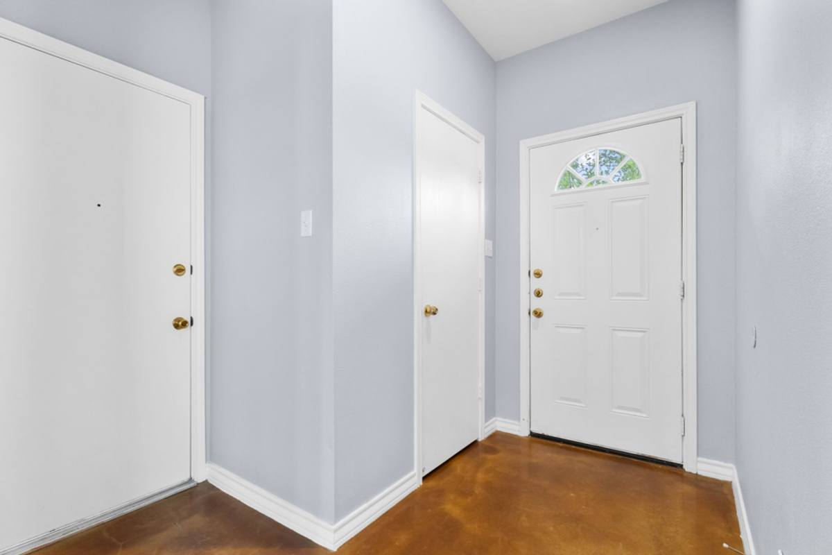 Townhouse for rent at 5002 Summit Wood, San Antonio, TX 78229