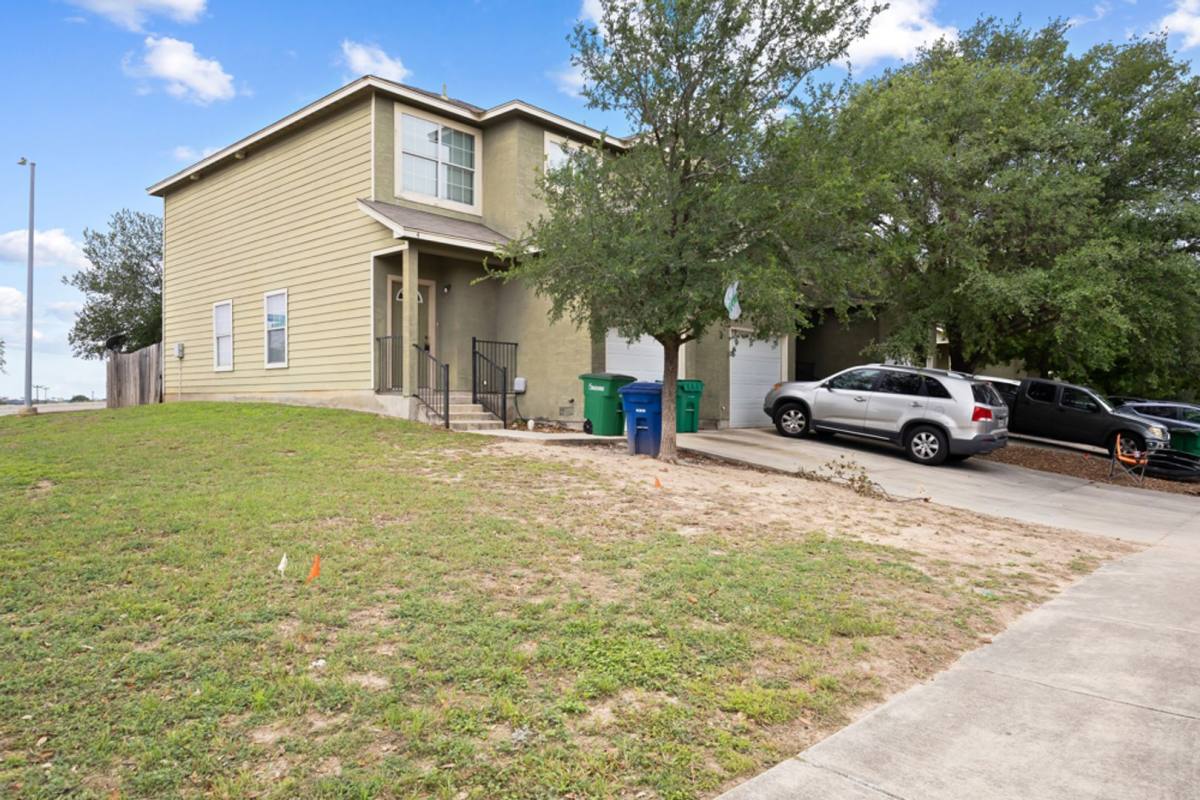 Townhouse for rent at 5002 Summit Wood, San Antonio, TX 78229