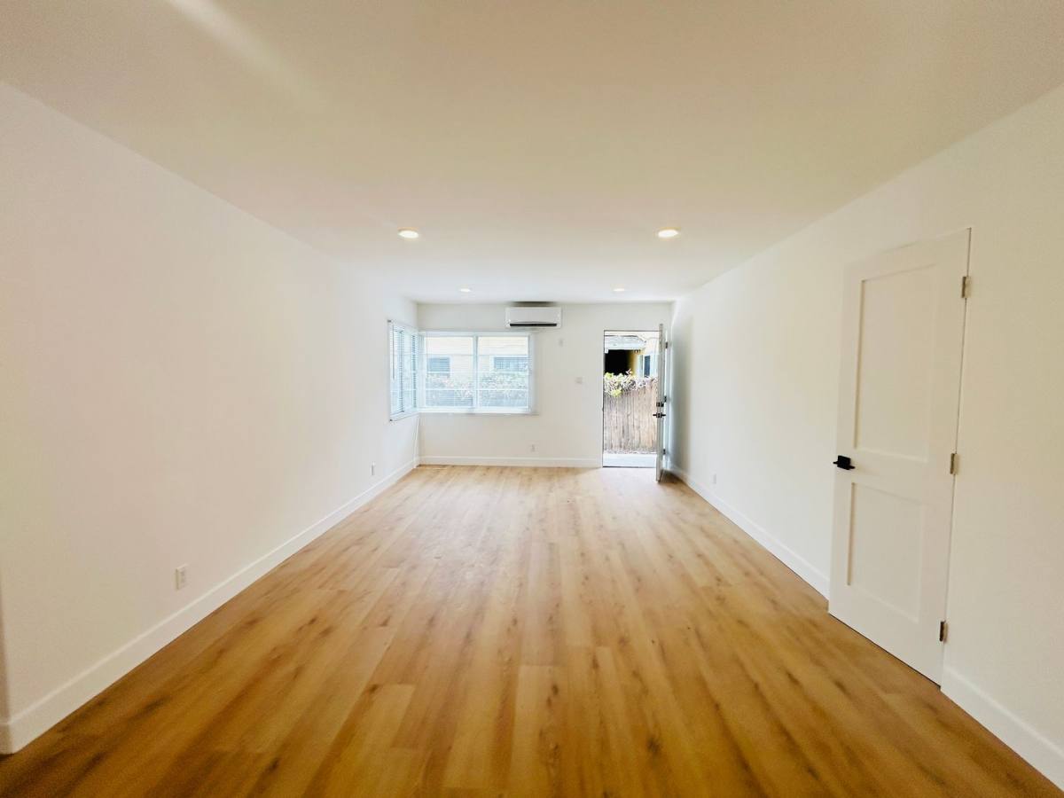 Apartment for rent at 9011 Ramsgate, Los Angeles, CA 90045