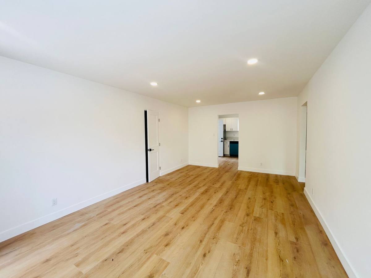 Apartment for rent at 9011 Ramsgate, Los Angeles, CA 90045
