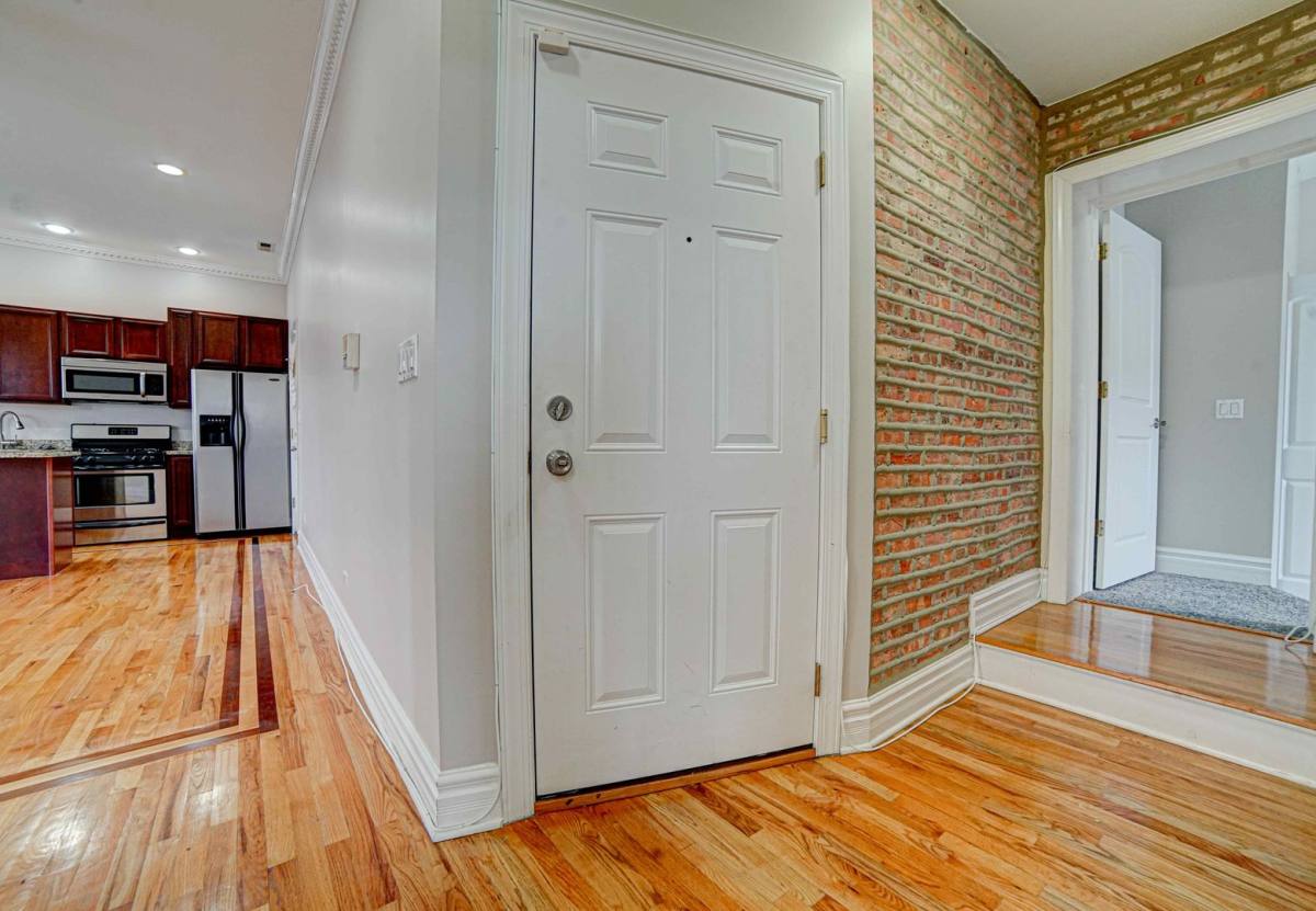 Condo for rent at 4858 S Prairie Ave, Chicago, IL 60615