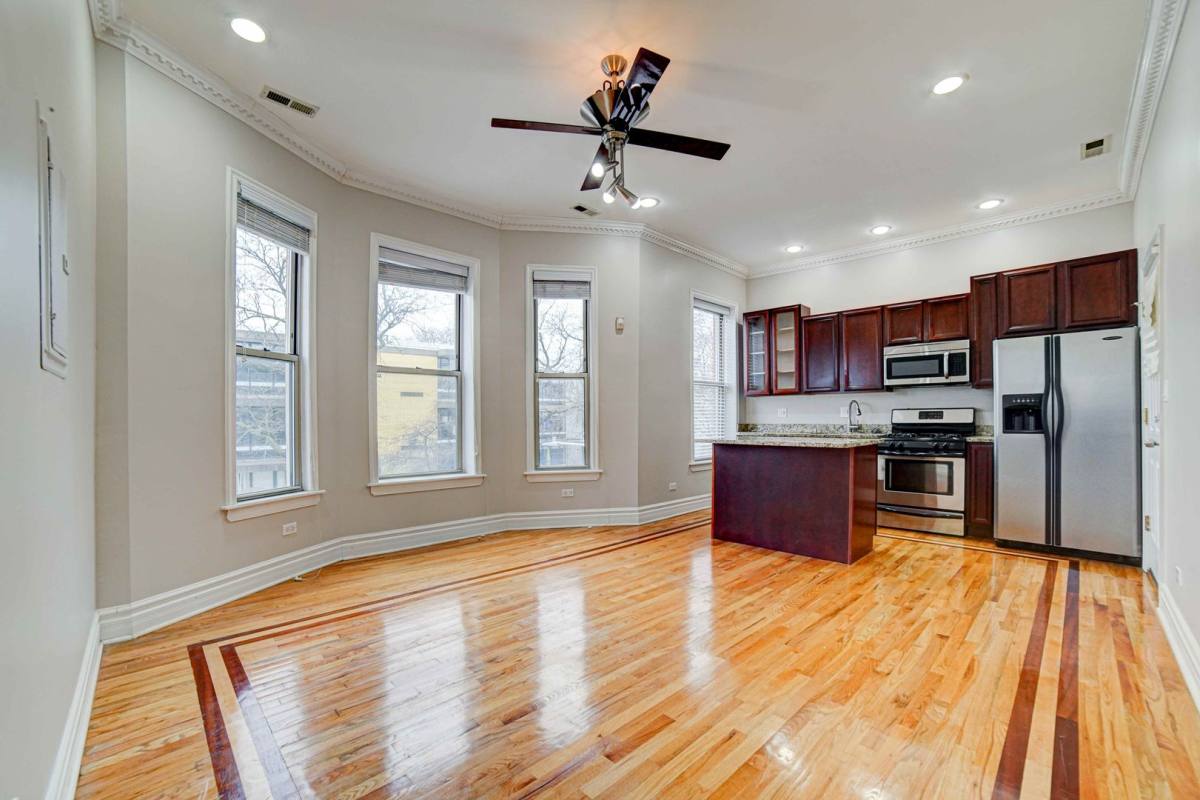 Condo for rent at 4858 S Prairie Ave, Chicago, IL 60615