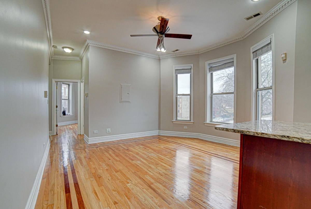 Condo for rent at 4858 S Prairie Ave, Chicago, IL 60615