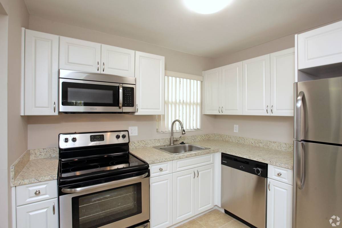 Apartment for rent at 6700 Nova Dr, Fort Lauderdale, FL 33317