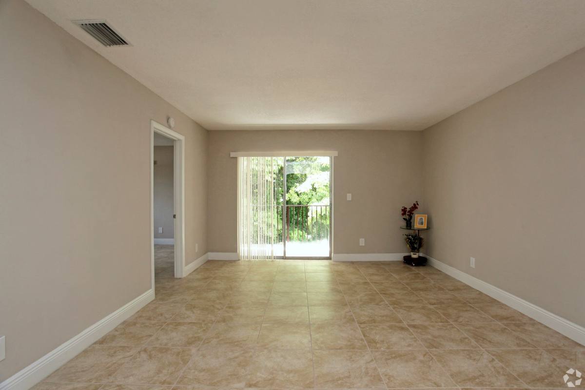 Apartment for rent at 6700 Nova Dr, Fort Lauderdale, FL 33317
