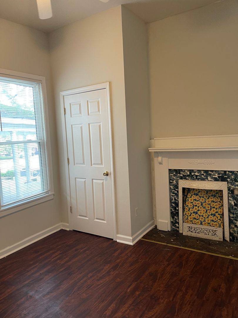 Apartment for rent at 374 Park Ave, Lexington, KY 40502