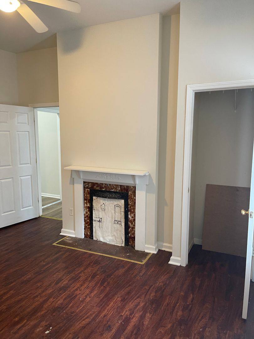 Apartment for rent at 374 Park Ave, Lexington, KY 40502