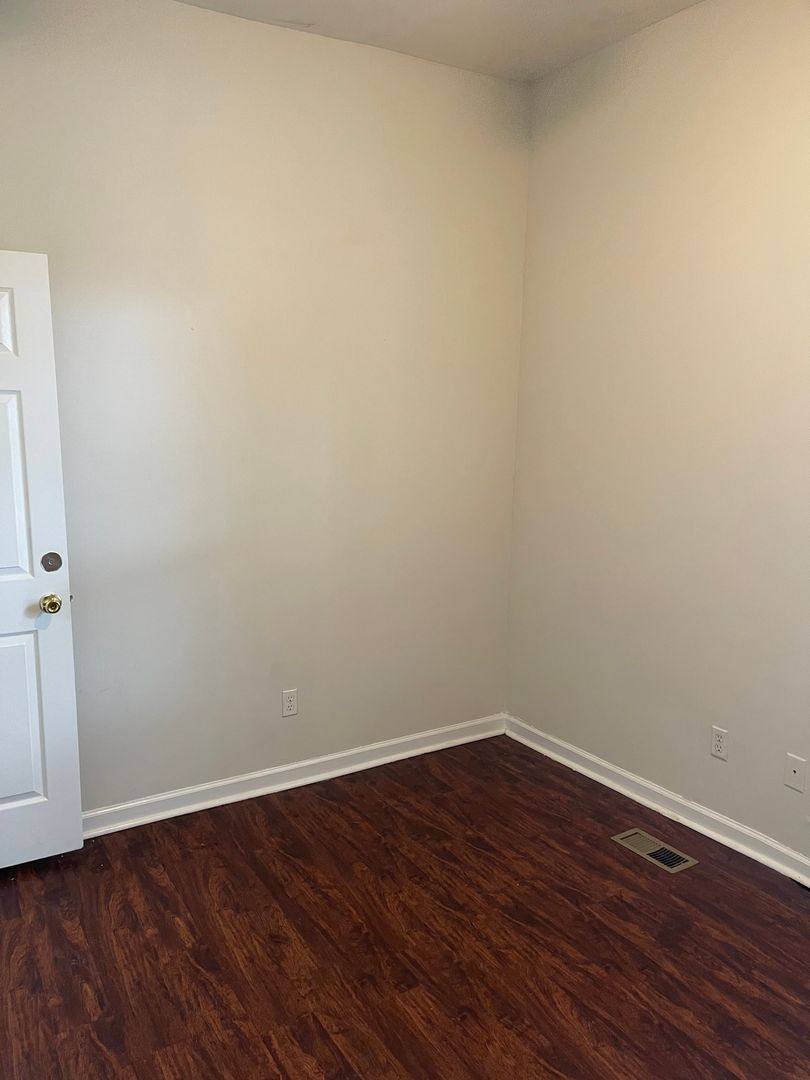 Apartment for rent at 374 Park Ave, Lexington, KY 40502