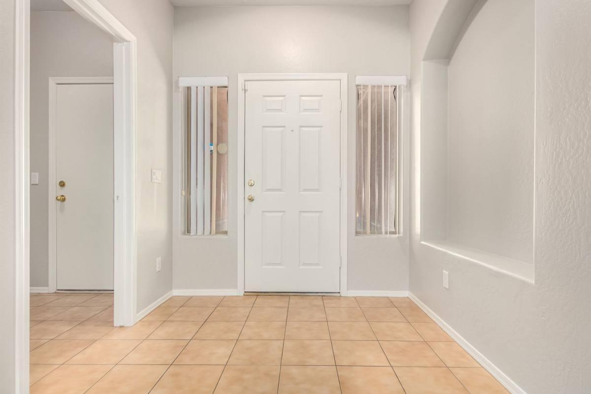 House for rent at 7927 W Mohave St, Phoenix, AZ 85043