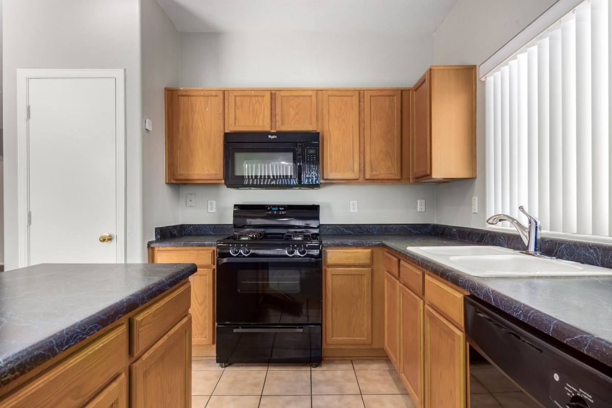 House for rent at 7927 W Mohave St, Phoenix, AZ 85043