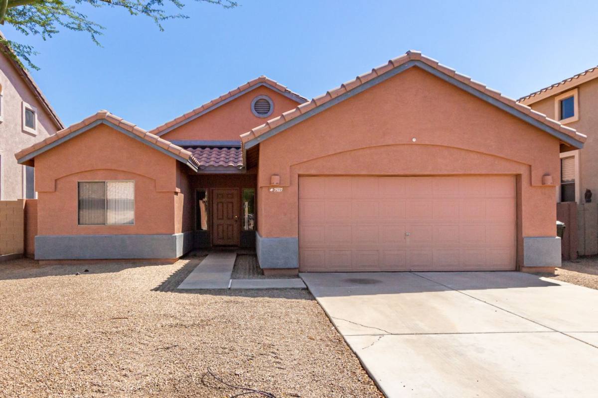 House for rent at 7927 W Mohave St, Phoenix, AZ 85043