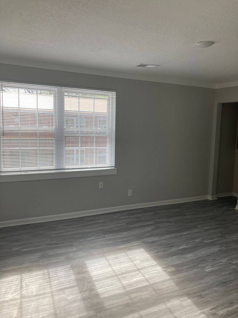 Apartment for rent at 842 & 846 Chestnut St, Gadsden, AL 35901
