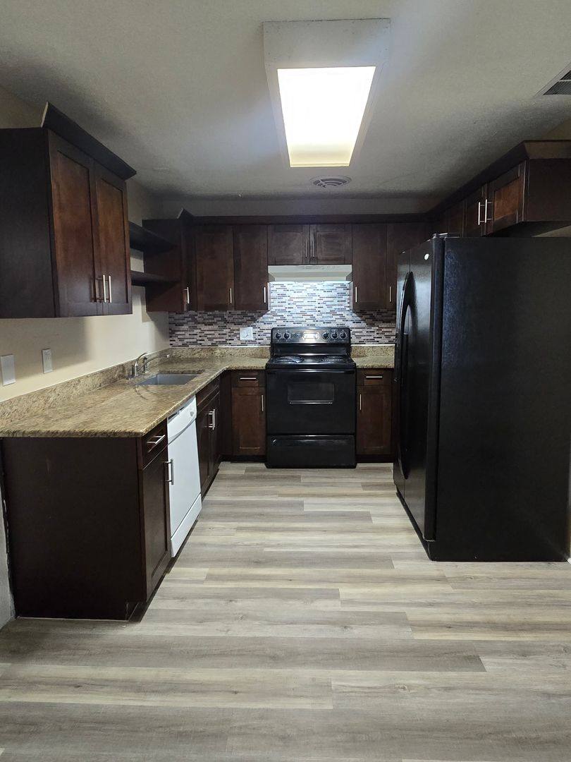 House for rent at 1001 Bracewell Dr, Plant City, FL 33563