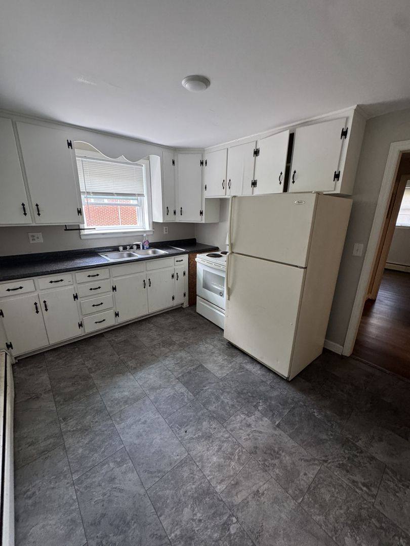 Apartment for rent at 1018 Montgomery St, Blacksburg, VA 24060