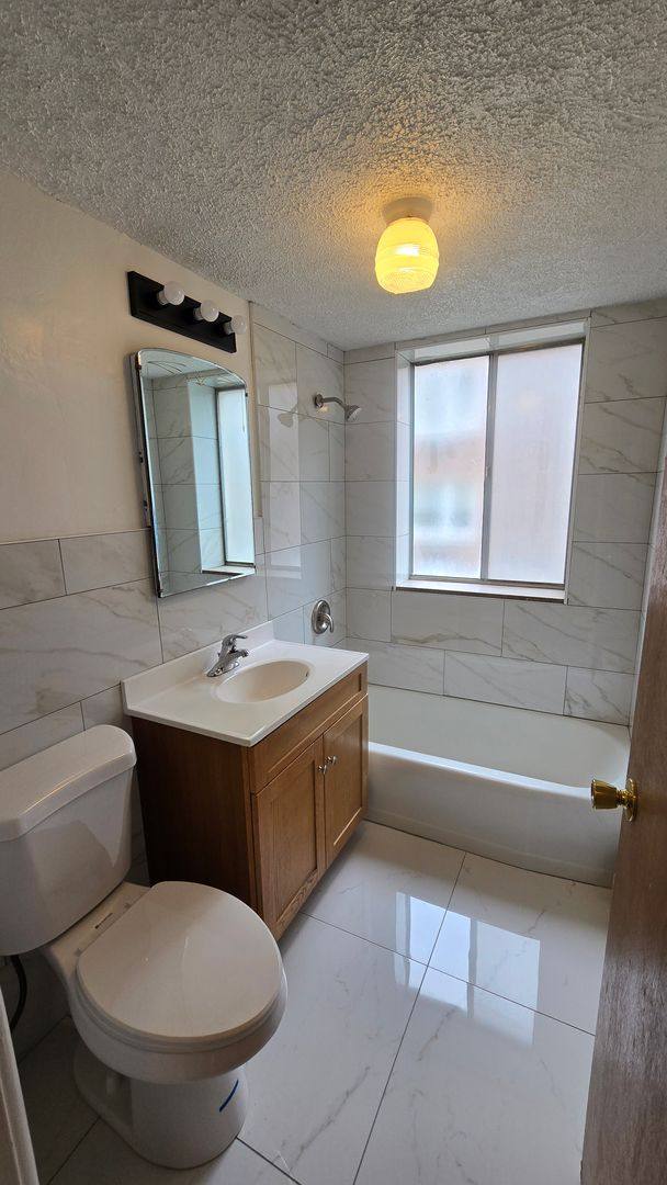 Apartment for rent at 918 Washington St, Evanston, IL 60202