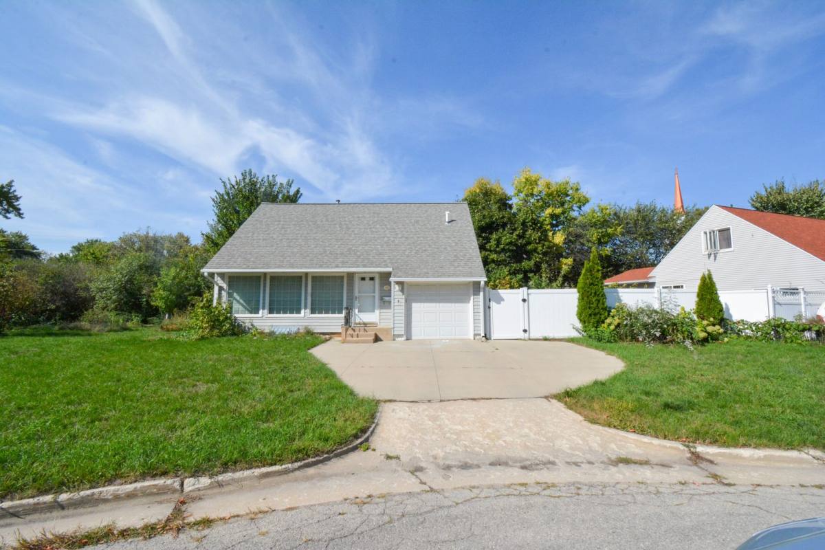 House for rent at 413 14th Ave SE, Rochester, MN 55904