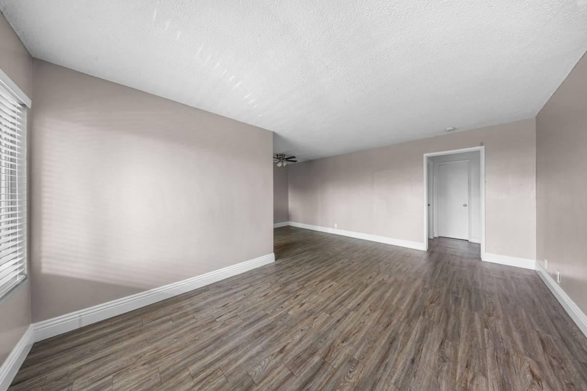Apartment for rent at 405 W 10th St, Santa Ana, CA 92701