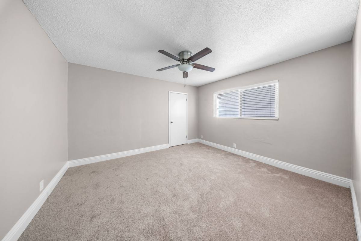 Apartment for rent at 405 W 10th St, Santa Ana, CA 92701