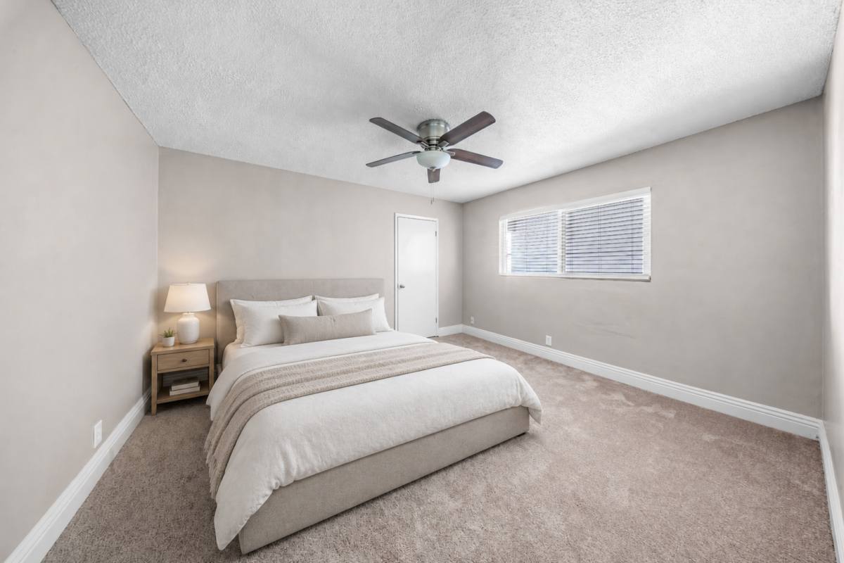 Apartment for rent at 405 W 10th St, Santa Ana, CA 92701