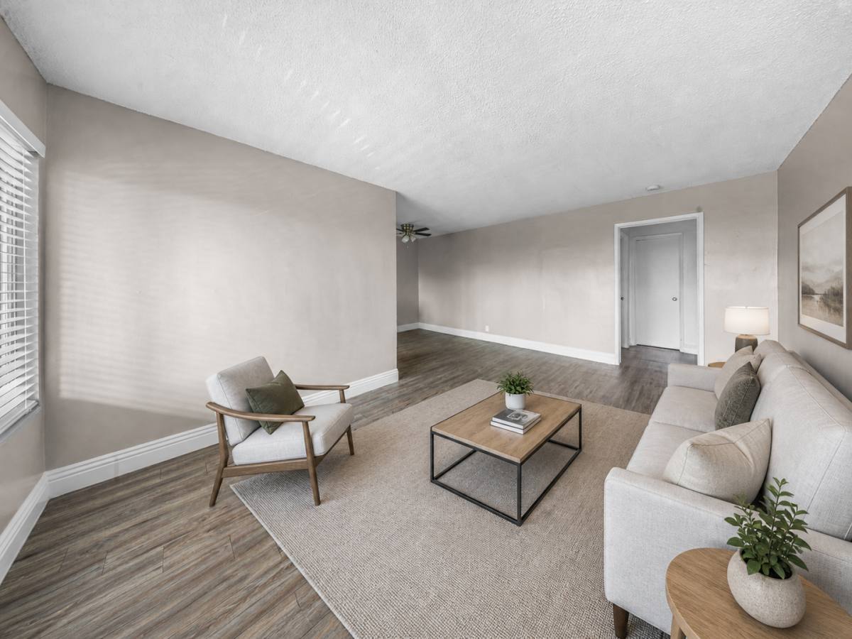 Apartment for rent at 405 W 10th St, Santa Ana, CA 92701