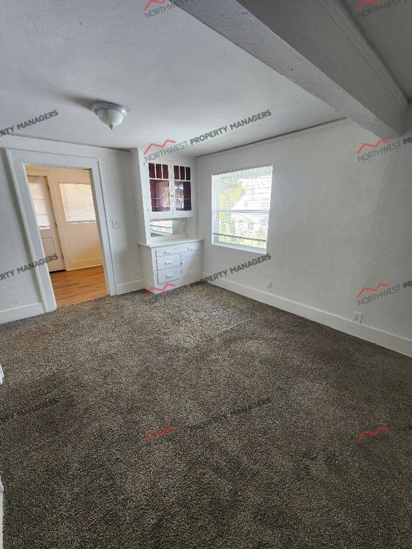 Apartment for rent at 409-411 S Silver St, Centralia, WA 98531