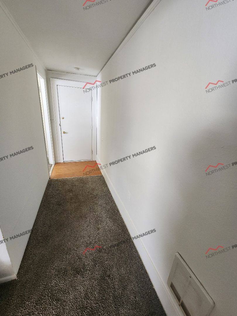 Apartment for rent at 409-411 S Silver St, Centralia, WA 98531