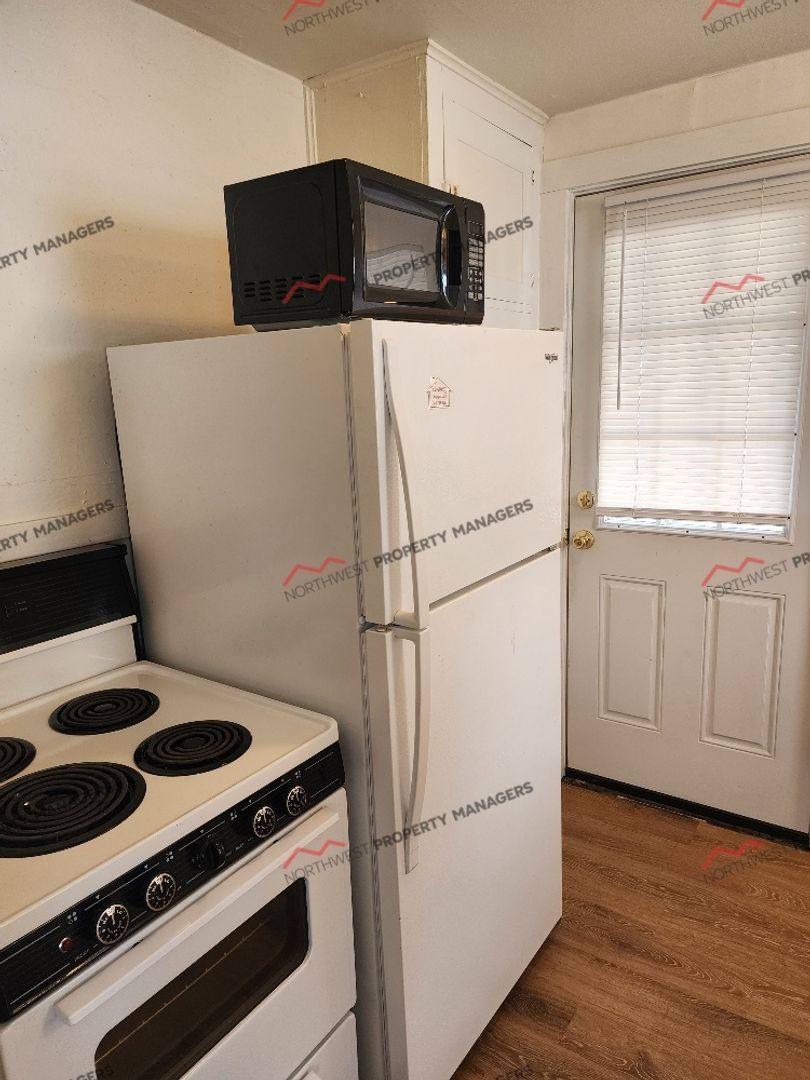 Apartment for rent at 409-411 S Silver St, Centralia, WA 98531