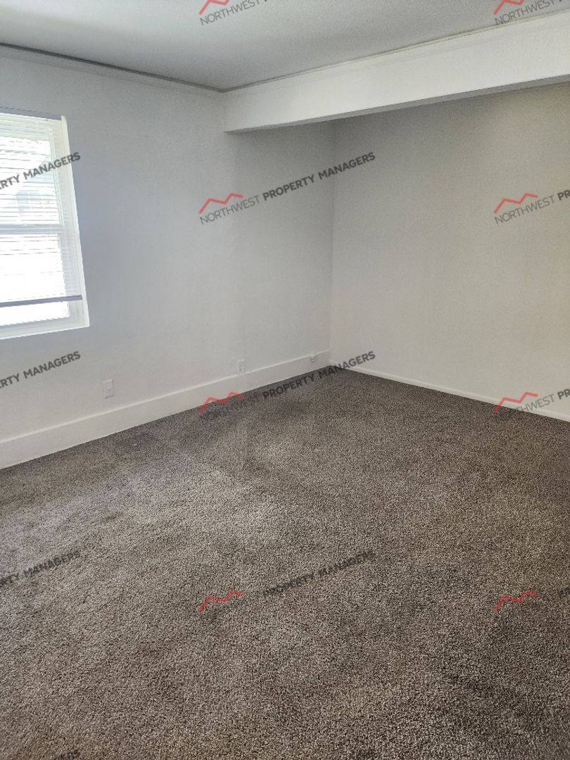 Apartment for rent at 409-411 S Silver St, Centralia, WA 98531
