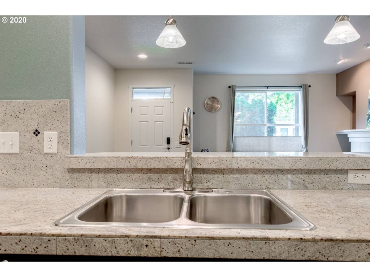Townhouse for rent at 2232 NE Redelfs Way, Beaverton, OR 97006