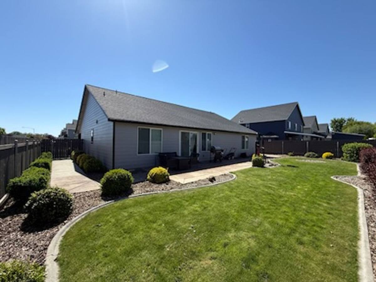 House for rent at 609 S Harborview St, Moses Lake, WA 98837