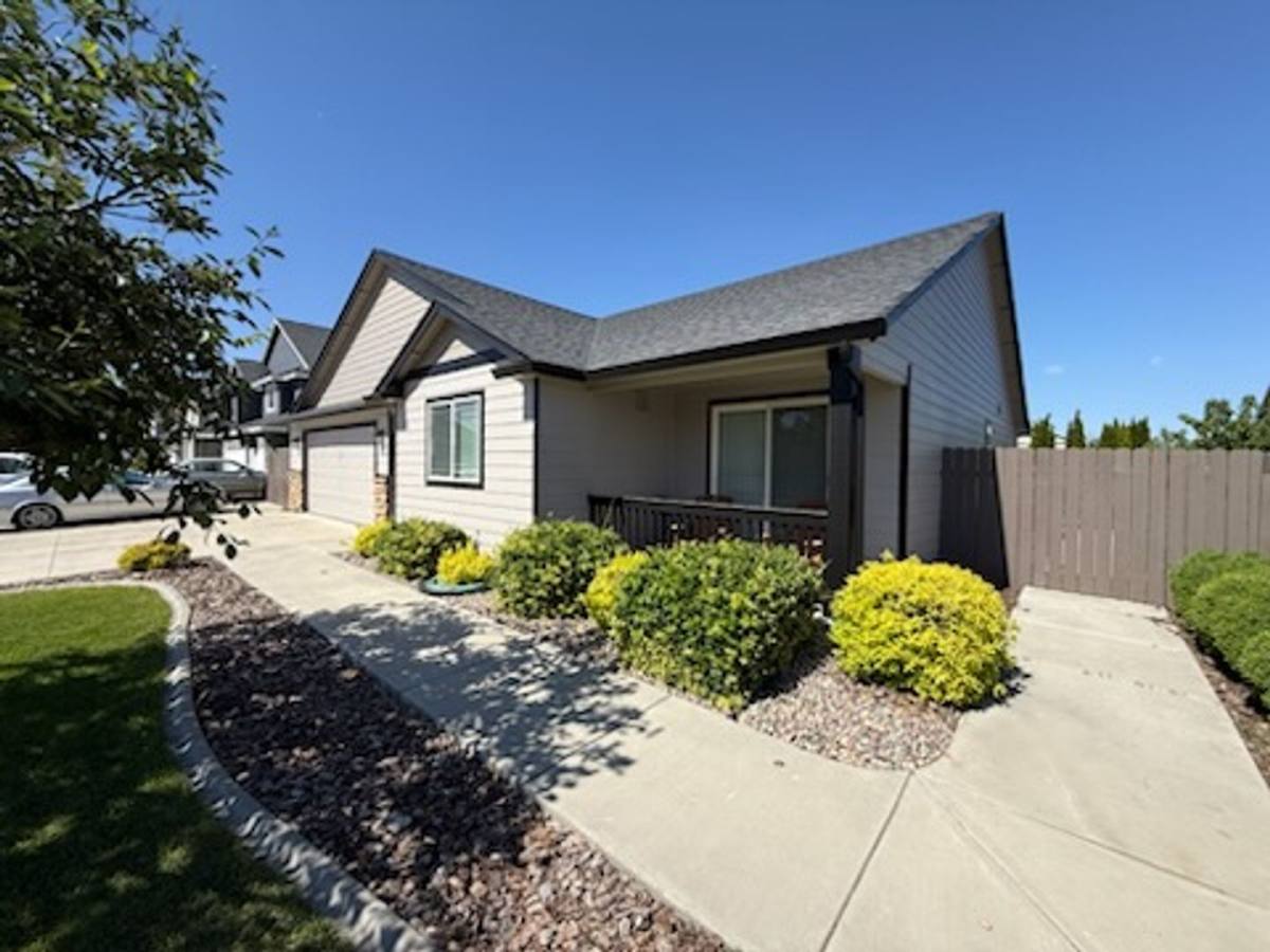 House for rent at 609 S Harborview St, Moses Lake, WA 98837