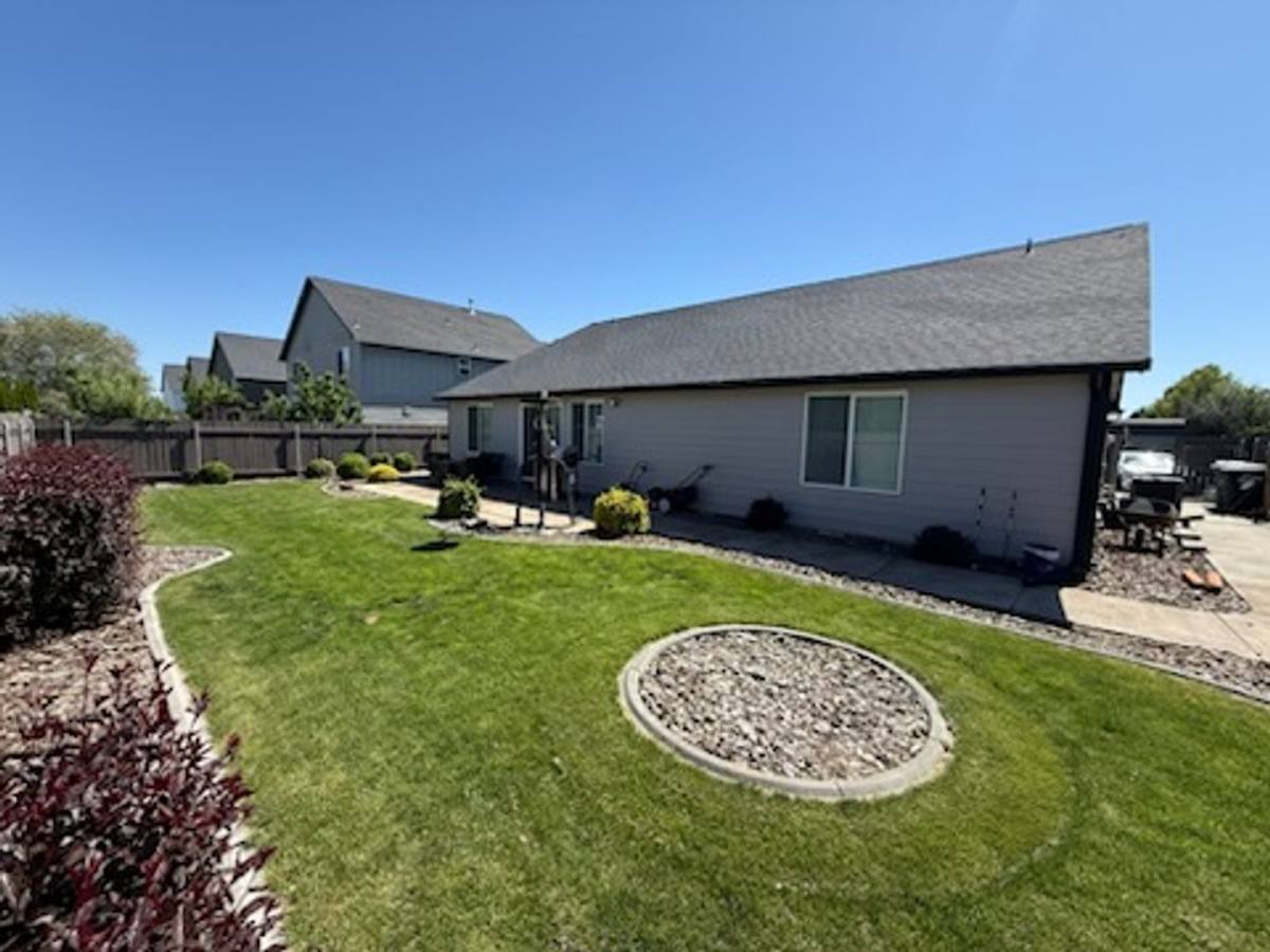 House for rent at 609 S Harborview St, Moses Lake, WA 98837