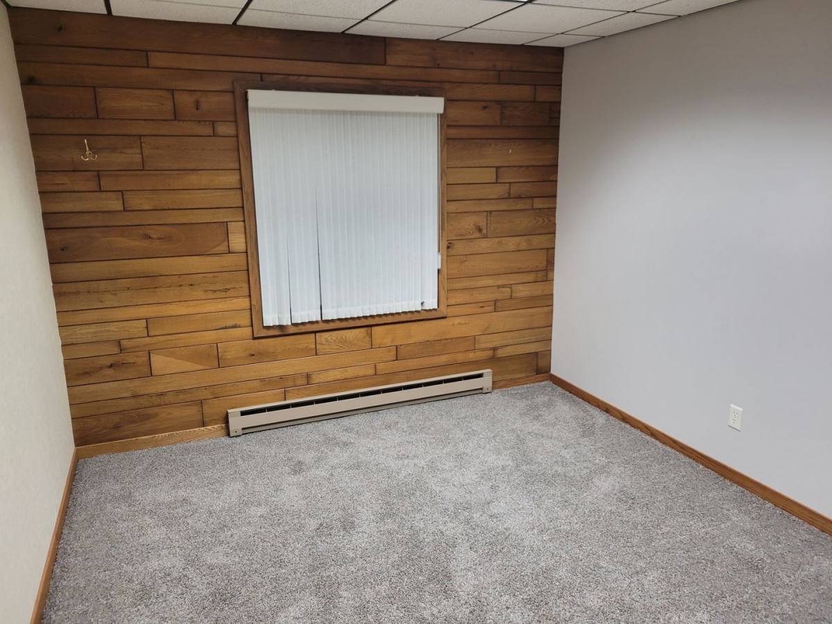 Apartment for rent at 202 Cofield St, Raymond, MN 56282