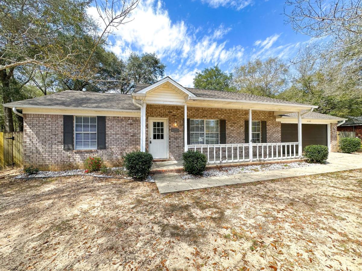 House for rent at 5105 Westport Dr, Milton, FL 32570
